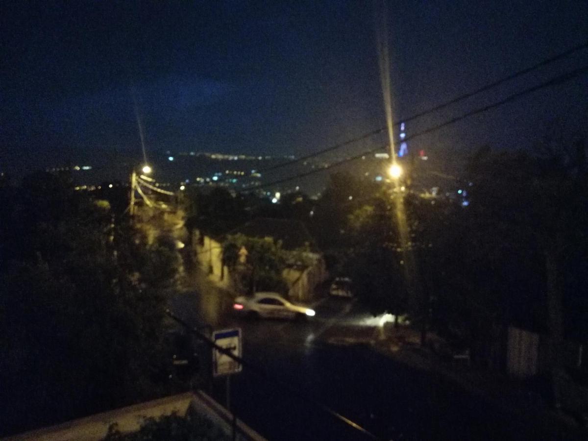 טביליסי Guesthouse Different מראה חיצוני תמונה