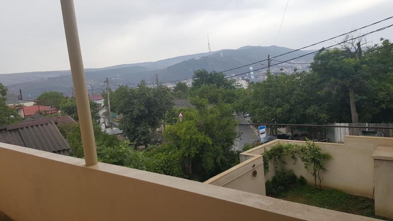 טביליסי Guesthouse Different מראה חיצוני תמונה