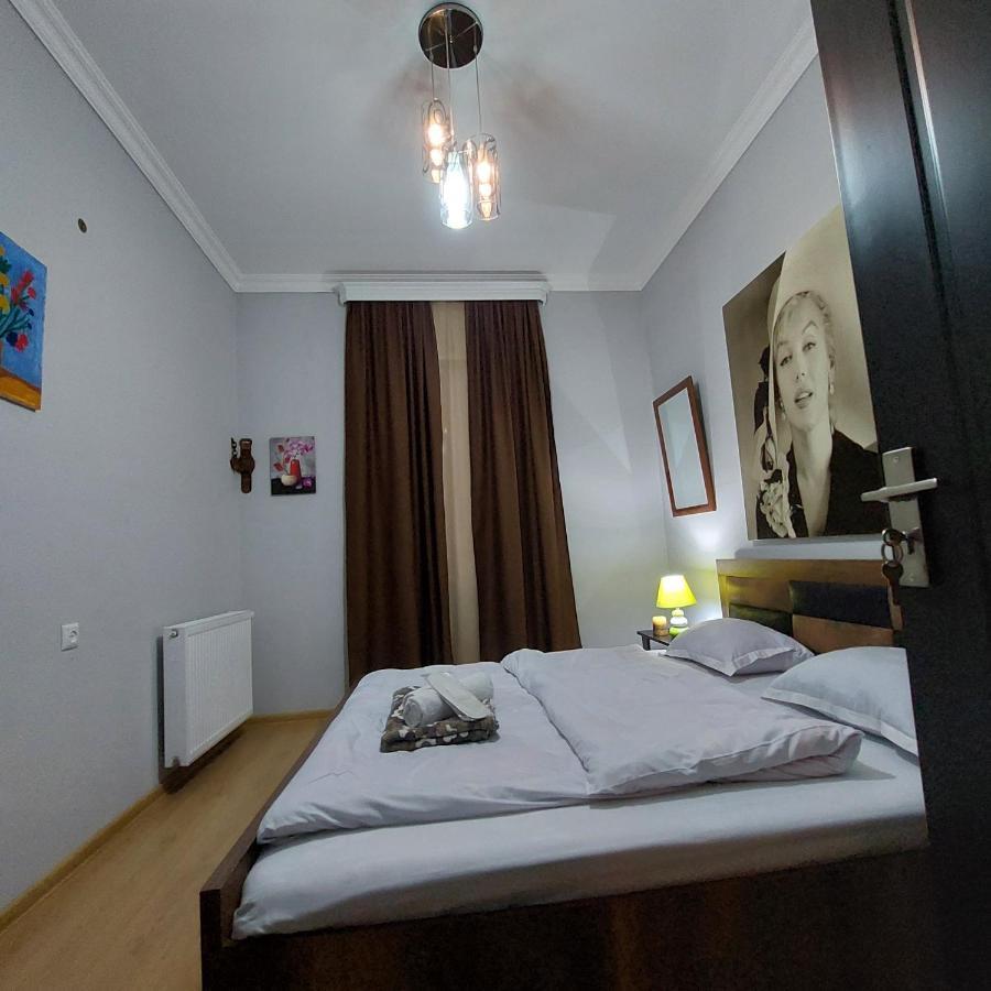 טביליסי Guesthouse Different מראה חיצוני תמונה