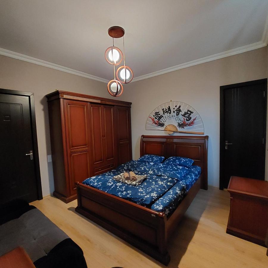טביליסי Guesthouse Different מראה חיצוני תמונה
