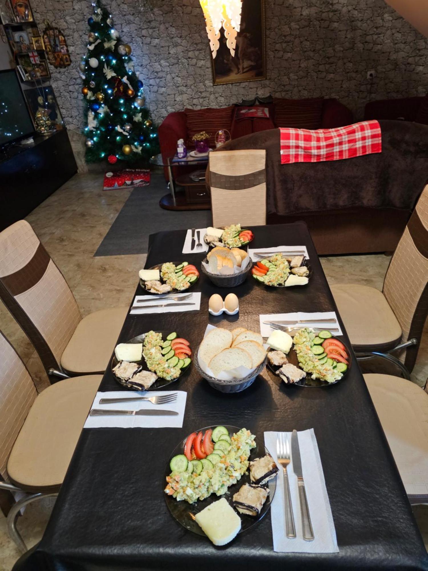 טביליסי Guesthouse Different מראה חיצוני תמונה