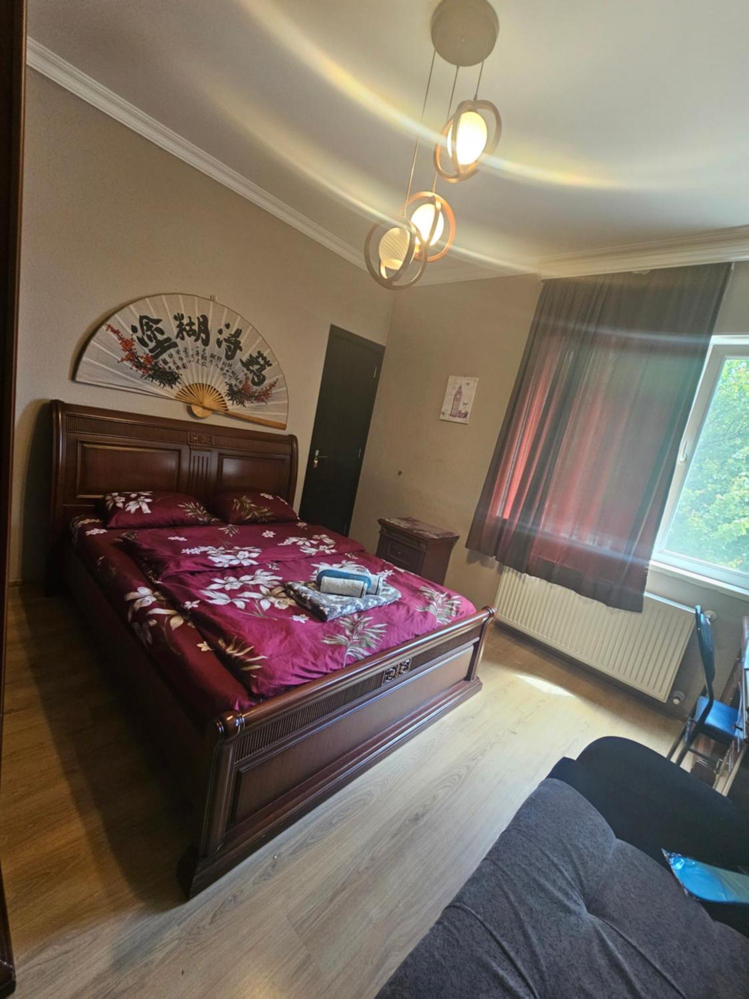 טביליסי Guesthouse Different מראה חיצוני תמונה