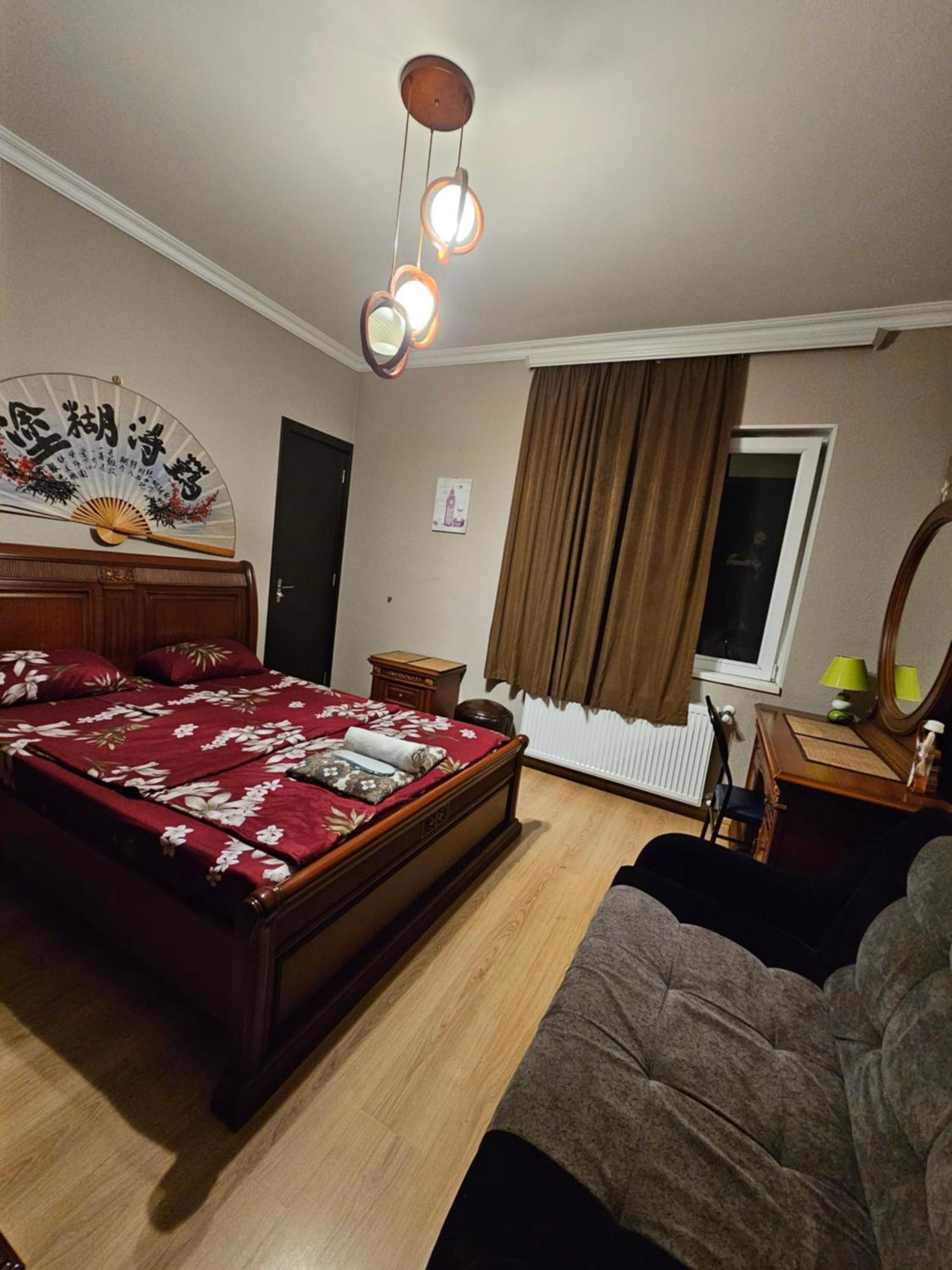 טביליסי Guesthouse Different מראה חיצוני תמונה