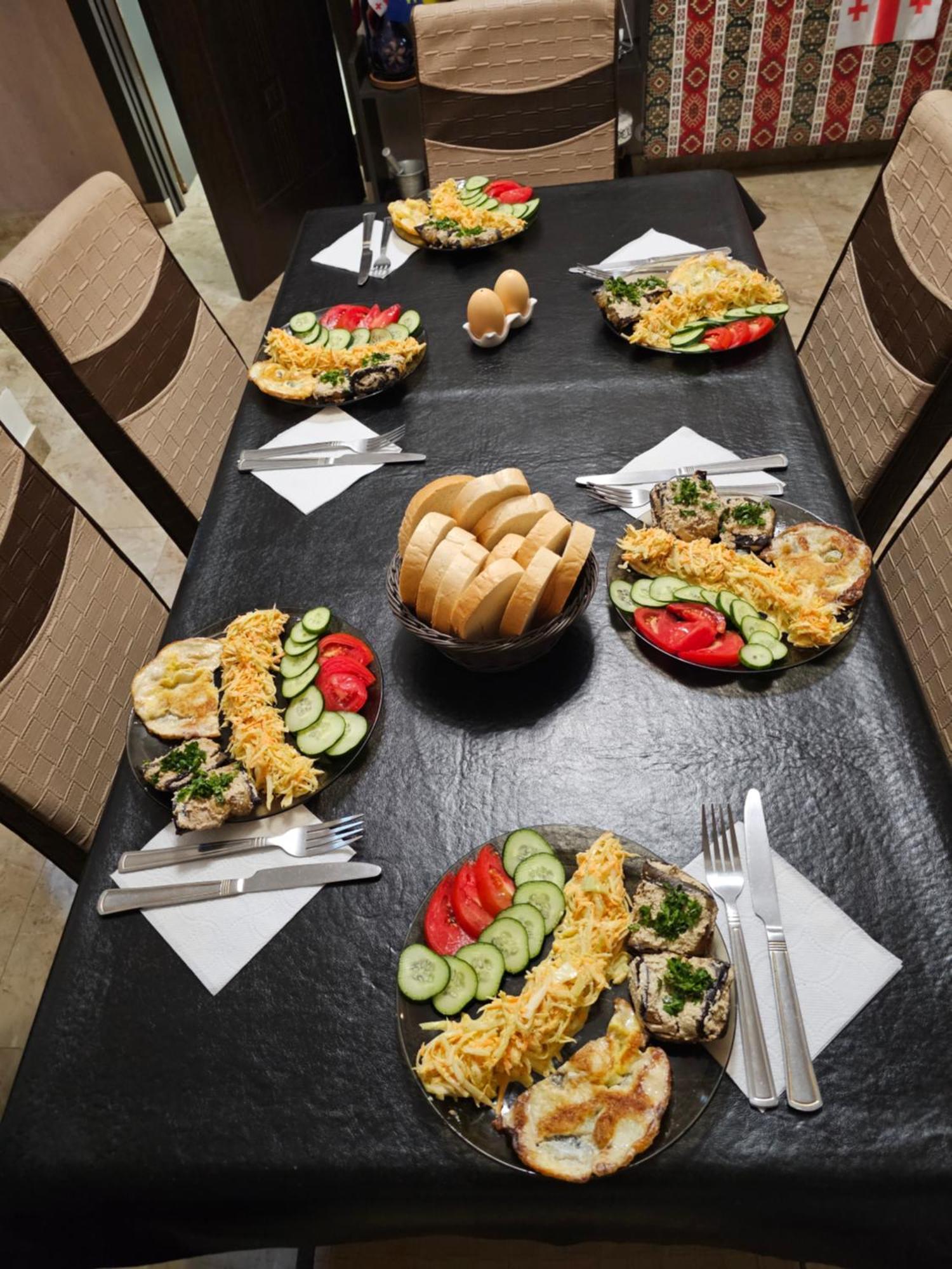 טביליסי Guesthouse Different מראה חיצוני תמונה