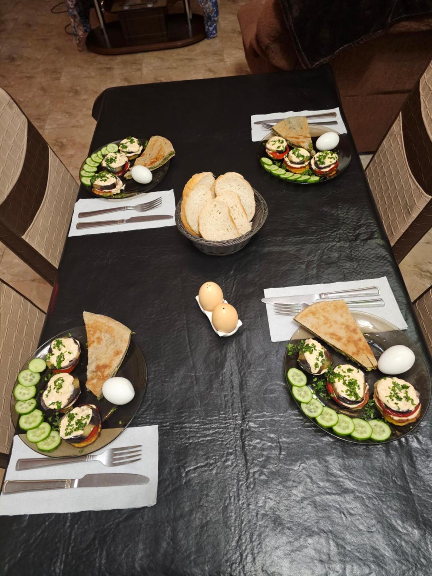 טביליסי Guesthouse Different מראה חיצוני תמונה